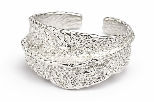 Luna Crave Silver Ring – Sculpted Elegance in Motion