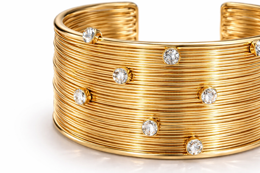 Aurora Gleam Cuff – Sculpted Light in Motion